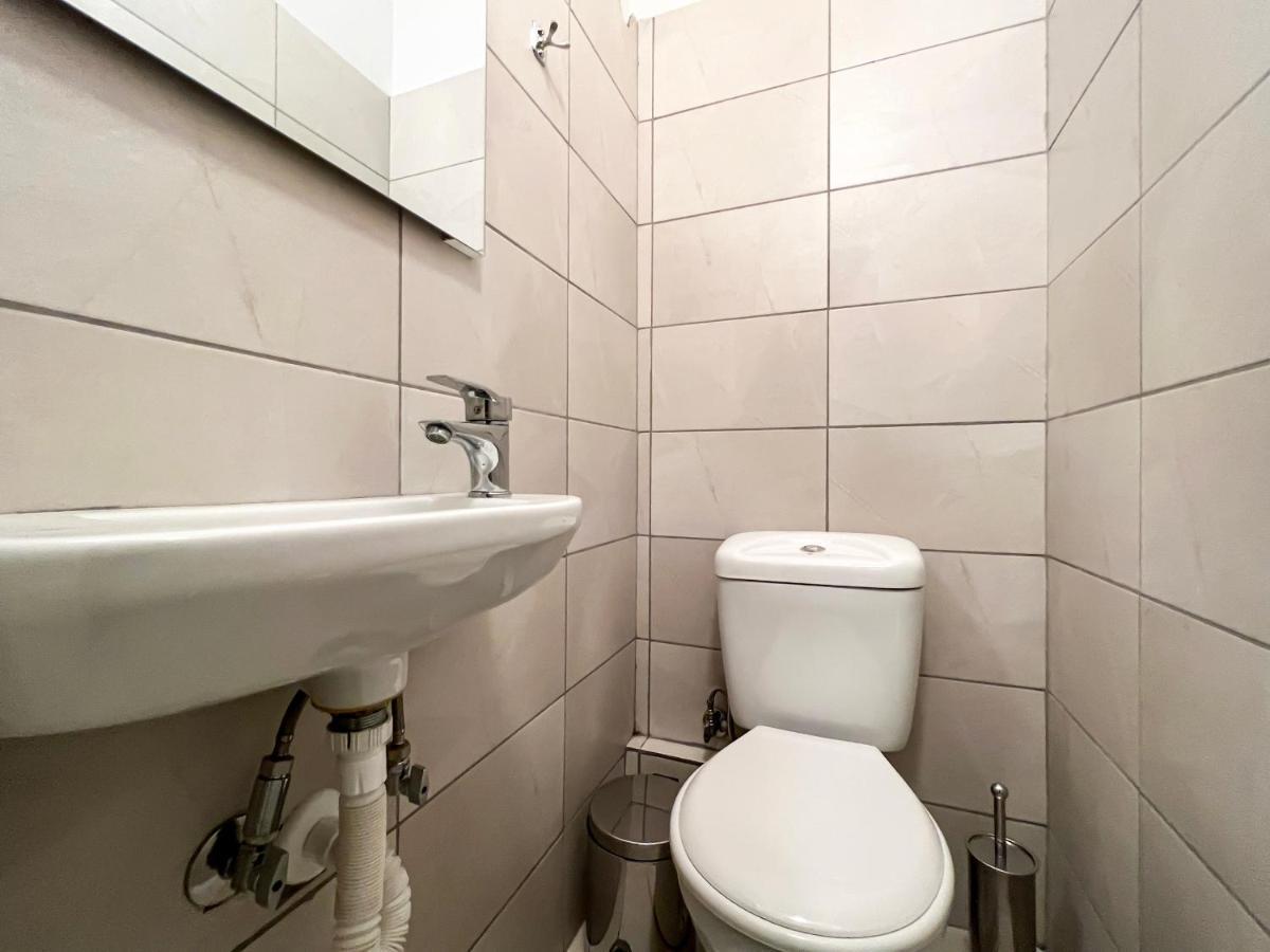 Chiou Spacious 90Sqm Apt In Atenas Exterior foto